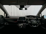 見通しのよいすっきりとした視界で、誰でも運転しやすいです。運転のしやすさは疲れにくさにも繋がりますよ♪