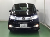 LEDヘッドライトを装備しています。LEDヘッドライトはとても明るく、雨の日や夜間走行も安全・安心です。オートライトコントロール付きで周囲の明るさに応じて自動で点灯・消灯します
