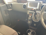 【 オートエアコン 】車内温度を感知して自動で温度調整をしてくれるのでいつでも快適な車内空間を創り上げます!