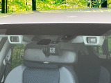 【アイサイトVer3】前方の車両等を検知し、衝突しそうな時は警報で注意を促し、ブレーキを踏む力をサポート。ブレーキを踏めなかった場合は衝突被害軽減ブレーキが作動、衝突回避をサポートします。