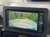 【バックカメラ】駐車時に後方がリアルタイム映像で確認できます。大型商業施設や立体駐車場での駐車時や、夜間のバック時に大活躍!運転スキルに関わらず、今や必須となった装備のひとつです!