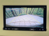 【バックカメラ】駐車時に後方がリアルタイム映像で確認できます。大型商業施設や立体駐車場での駐車時や、夜間のバック時に大活躍!運転スキルに関わらず、今や必須となった装備のひとつです!