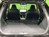 普段のお買い物や通勤、送迎等に十分な荷室スペースを確保しております。セカンドシートを倒すと、大きな荷物の積載も可能です♪