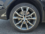 右後リヤ 275/40R20