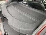 外から車内が見えにくいトノカバー付