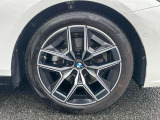 自動車保険も純正のクオリティを。BMWの正規ディーラーのみが取り扱い可能な、BMW専用自動車保険。専任のスタッフが皆様のカーライフを24時間365日サポート致します。