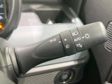【オートライト】周りの明るさに応じて自動でヘッドライトの点灯・消灯ができる機能です!ライトの付け忘れ・消し忘れなどが無くなり、雨の日や夕方の走行も安心!トンネル通過時も便利ですね♪
