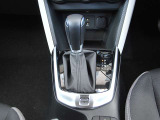SKYACTIV-DRIVE 6ATを搭載し、滑らかでダイレクトな加速を実現。さらに、走行モードを切り替えられるドライブセレクションを装備。峠道や高速道路での合流・追い越しなど、より力強い走りが欲しい時に活躍します。