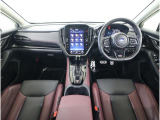 ■視界良好で運転しやすいコックピットです。シンプルで操作性の良いインパネ回りにデザインされ、SUBARUは安全性能に徹底的にまでこだわった視界設計を行っています。
