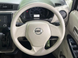 インテリアに合わせたデザインのステアリングは、運転される方のことも考え、運転しやすい形状、大きさです。是非一度、実際に触ってお確かめください。
