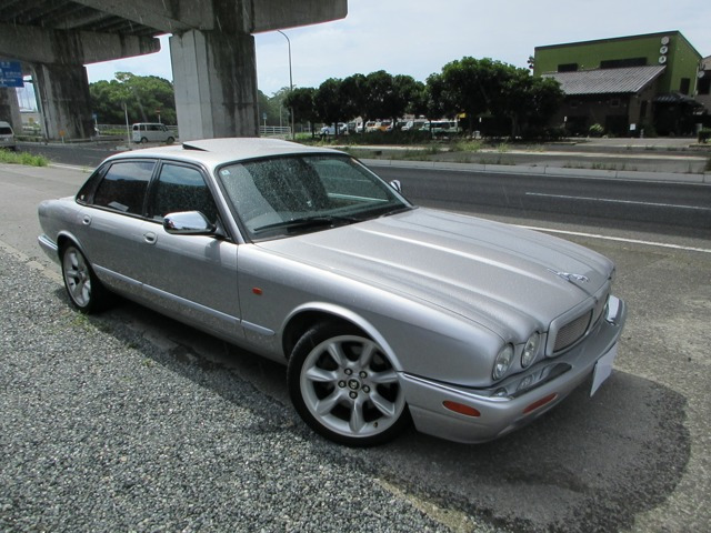 XJ XJR 4.0 スーパーチャージド V8 
