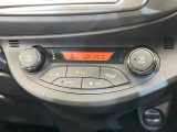 【オートエアコン】一度お好みの温度に設定すれば、車内の温度を検知し風量や温度を自動で調整。暑い…寒い…と何度もスイッチ操作をする必要はありません。快適な車内空間には必須の機能ですね♪