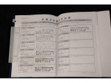 開口部が広く荷物の積み下ろしも楽にできるリヤラゲッジ。荷物の出し入れでバンパーのキズを防ぐカーゴステップパネルが装着されています。