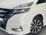 【LEDヘッドライト】悪天候や夜間走行時も良好な視界を確保し安心して運転できる高輝度LEDヘッドライトを装備!点灯速度が早く、消費電力も抑えられています。