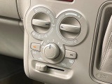 寒い冬も暑い夏も全席に快適な空調を届けてくれる、ダイヤル式エアコンを装備♪