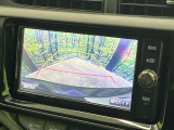 【バックカメラ】駐車時に後方がリアルタイム映像で確認できます。大型商業施設や立体駐車場での駐車時や、夜間のバック時に大活躍!運転スキルに関わらず、今や必須となった装備のひとつです!