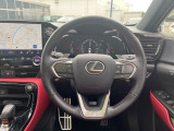 【純正革巻きステアリング】上質な革を使用することで、手にしっかり馴染みとても運転しやすいハンドルです♪