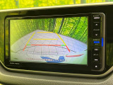 【バックカメラ】駐車時に後方がリアルタイム映像で確認できます。大型商業施設や立体駐車場での駐車時や、夜間のバック時に大活躍!運転スキルに関わらず、今や必須となった装備のひとつです!