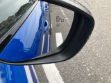 ブラインドスポットモニター付きですので死角に車両がいるとオレンジに光って知らせてくれます。