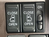 【両側パワースライドドア】スマートキーや運転席のスイッチで後席両側スライドドアの開閉が可能♪電動だから力を入れてドアを開ける必要が無く、小さなお子様でも簡単に開け閉めでき快適です♪