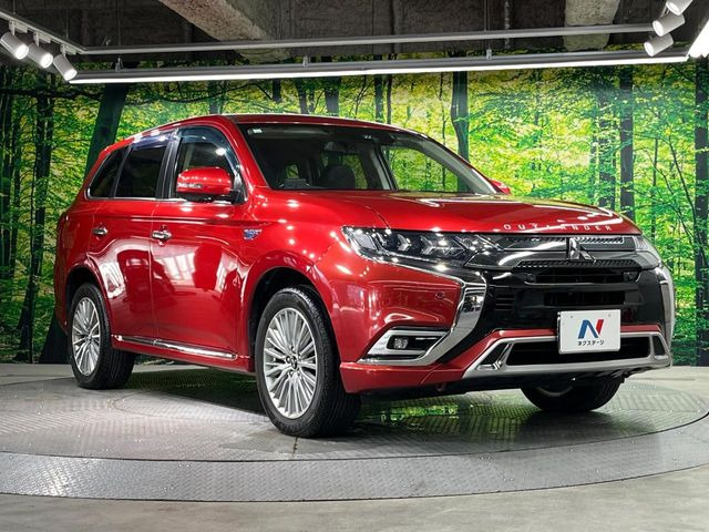 三菱　アウトランダーPHEV GN0WJAOS レッド マッドフラップ 4枚 三菱アウトランダーPHEV GN0WJAOS レッド マッドフラップ 4枚