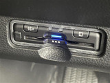 【ETC】有料道路を利用する際に料金所で停止することなく通過できる、ETC車載器(ノンストップ自動料金収受システム機器)が装備されています。セットアップを行うことで利用可能になります。