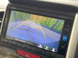 【バックカメラ】駐車時に後方がリアルタイム映像で確認できます。大型商業施設や立体駐車場での駐車時や、夜間のバック時に大活躍!運転スキルに関わらず、今や必須となった装備のひとつです!