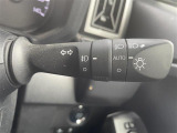 【 オートライト 】オートライトなのでライトの点け忘れを気にすることなく運転が出来ます。