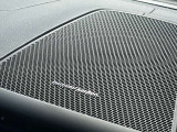 【harman kardon】ハーマンカードンのHi-Fiスペシャリストと共に、モデル別に開発・設計された専用チューニングが臨場感溢れる音響空間を実現しています。