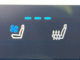 【シートベンチレーション】夏場は涼しい風でお尻や背中の熱やムレを防ぎ、冬はエアコンよりも早く温まってポカポカに!季節を問わず快適に過ごせます。