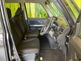 運転席シート廻りは使用感も少なく、良好な状態となっています。前オーナー様が丁寧に使っていたことがよくわかりますね。