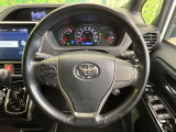 【純正革巻きステアリング】上質な革を使用することで、手にしっかり馴染みとても運転しやすいハンドルです♪