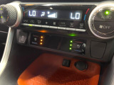 【シートベンチレーション】夏場は涼しい風でお尻や背中の熱やムレを防ぎ、冬はエアコンよりも早く温まってポカポカに!季節を問わず快適に過ごせます。