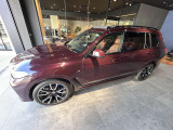 BMWを熟知したメカニックによる、360度の納車前点検。ドイツ本国と同様の教育・訓練を受けたメカニックが徹底的に点検、整備した後にお客様にお引渡しします。