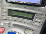 【オートエアコン】一度お好みの温度に設定すれば、車内の温度を検知し風量や温度を自動で調整。暑い…寒い…と何度もスイッチ操作をする必要はありません。快適な車内空間には必須の機能ですね♪