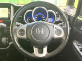 【純正革巻きステアリング】上質な革を使用することで、手にしっかり馴染みとても運転しやすいハンドルです♪