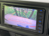 【バックカメラ】駐車時に後方がリアルタイム映像で確認できます。大型商業施設や立体駐車場での駐車時や、夜間のバック時に大活躍!運転スキルに関わらず、今や必須となった装備のひとつです!