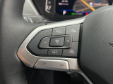 追従機能付きクルーズコントロール【ACC】の操作ボタン。高速での長距離移動がとても楽になります。