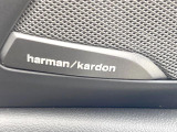 ●harman/kardonサウンドシステム:オーディオ専門メーカーが手掛けるプレミアムスピーカーを装備。多数のスピーカーから、音の粒立ちまで分かる高品質な音楽をお楽しみいただけます。