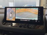 【アラウンドビューモニター】専用のカメラにより、上から見下ろしたような視点で360度クルマの周囲を確認することができます☆死角部分も確認しやすく、狭い場所での切り返しや駐車もスムーズに行えます。