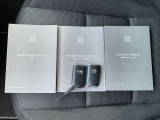 取扱書&整備手帳揃っております☆遠くからドアの開錠施錠が出来る便利なキーレスを装備しています。