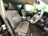 運転席シート廻りは使用感も少なく、良好な状態となっています。丁寧に使われていたことがよくわかりますね。