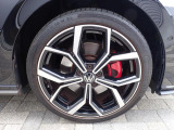 スタイリッシュながらも力強く洗練されたGTI18インチアルミホイールです。