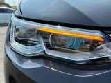 LEDマトリックスヘッドライト「IQ.LIGHT」。マトリックスモジュールに搭載されたLEDを個別に点灯・点滅することで、眩惑を最小限に、照射エリアは最大限に確保する最新のヘッドライトシステムです。