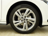 225/45R17インチ純正アルミホイール装着です