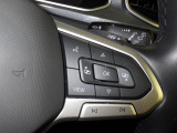 Travel Assist。設定した速度を上限に自動で加減速し、一定の車間距離,およ走行レーンを保つことでロングドライブの疲労を軽減します。