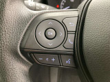 運転中、オーディオの操作をしてて、ハッとしたことはありませんか?ステアリングスイッチは、運転中でもハンドルでオーディオの操作が可能です。安全なドライブをサポートします。