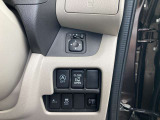 左側オートスライドドアです。運転席からでもスイッチひとつで開閉できるので、便利ですよ