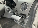 運転席側ドリンクホルダーになります。
