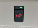 SOSコール、万一の際、ボタンひとつで専門オペレーターに接続。